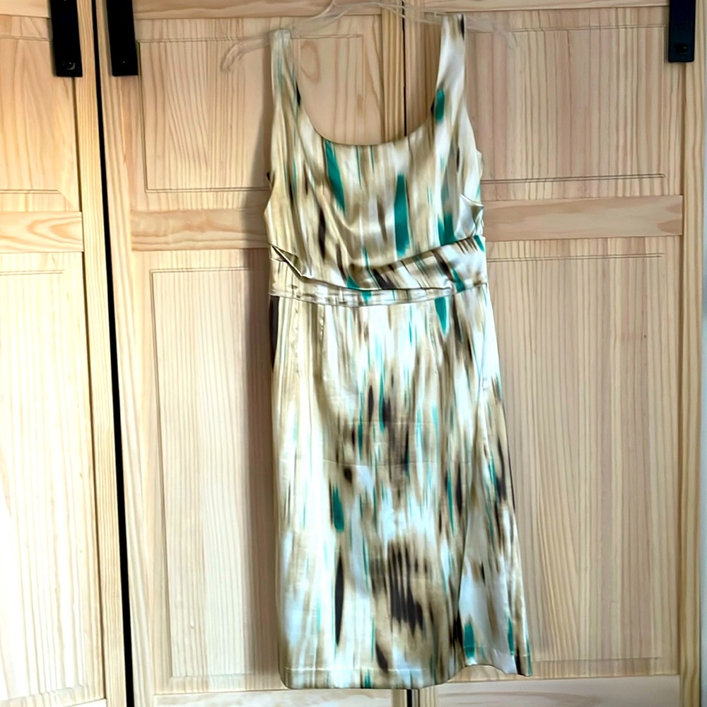 Tahari Cocktail dress.Size 6.